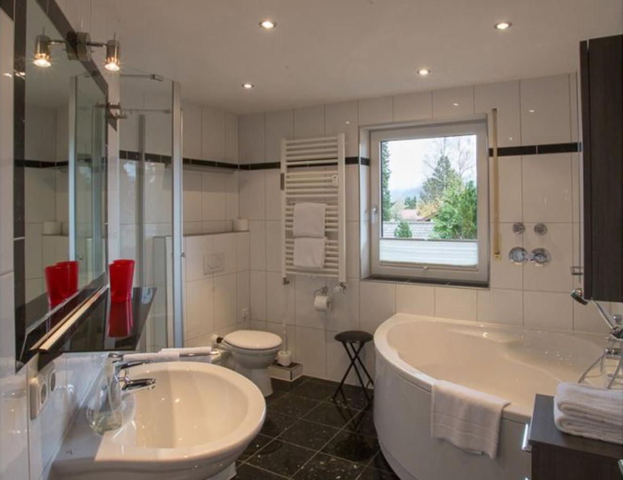 Bergspitze Apartment Гармиш-Партенкирхен Екстериор снимка